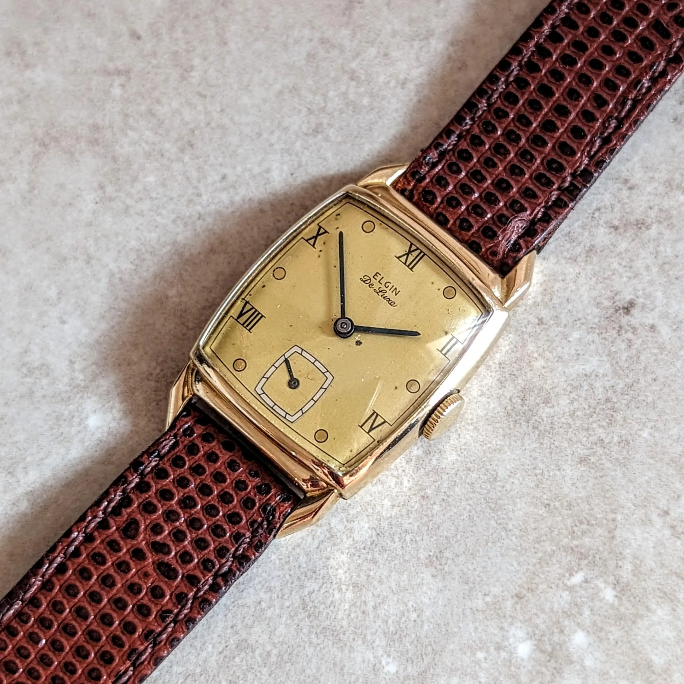 1946 ELGIN DeLuxe Watch 17 Jewels Grade 558 U.S.A. Vintage Wristwatch