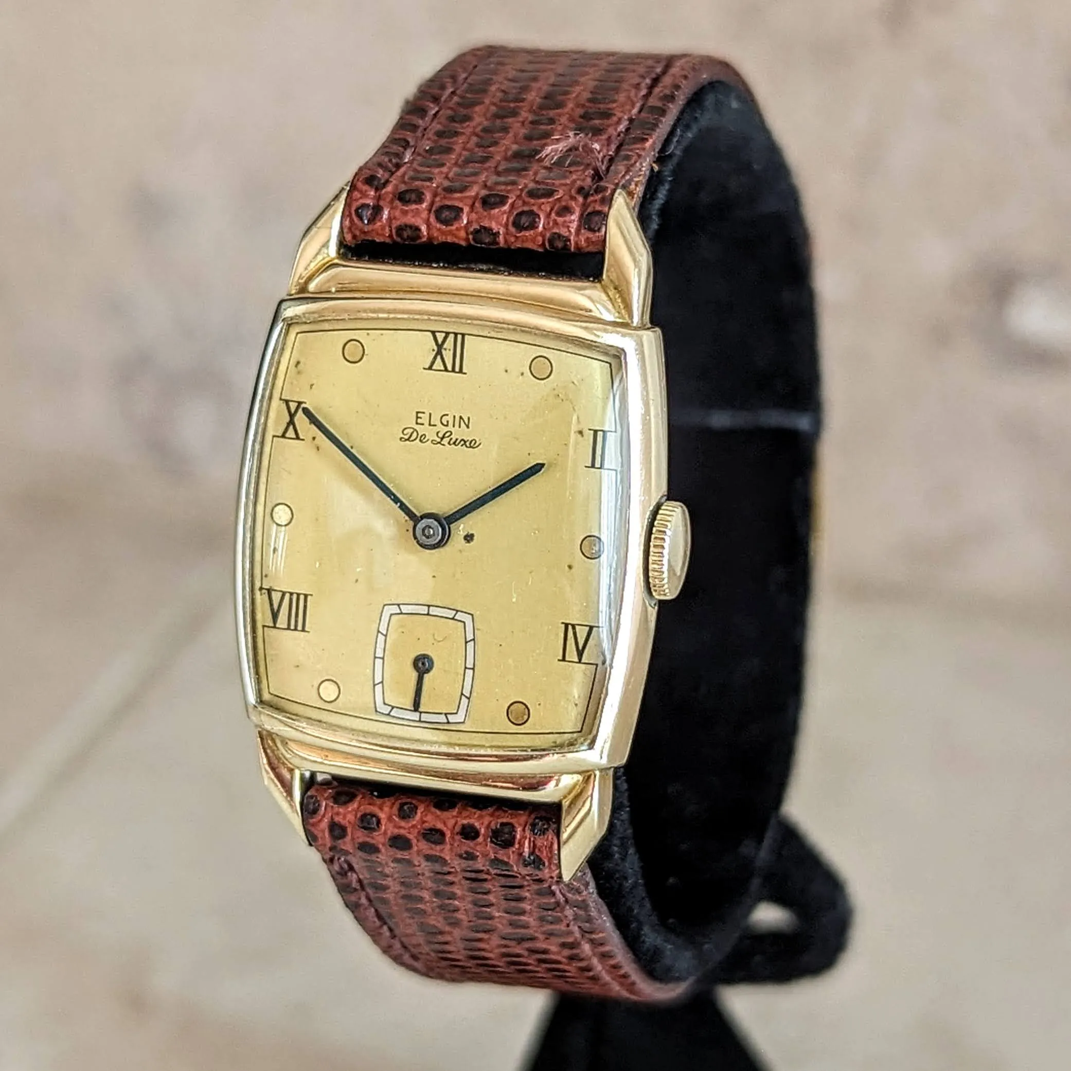 1946 ELGIN DeLuxe Watch 17 Jewels Grade 558 U.S.A. Vintage Wristwatch