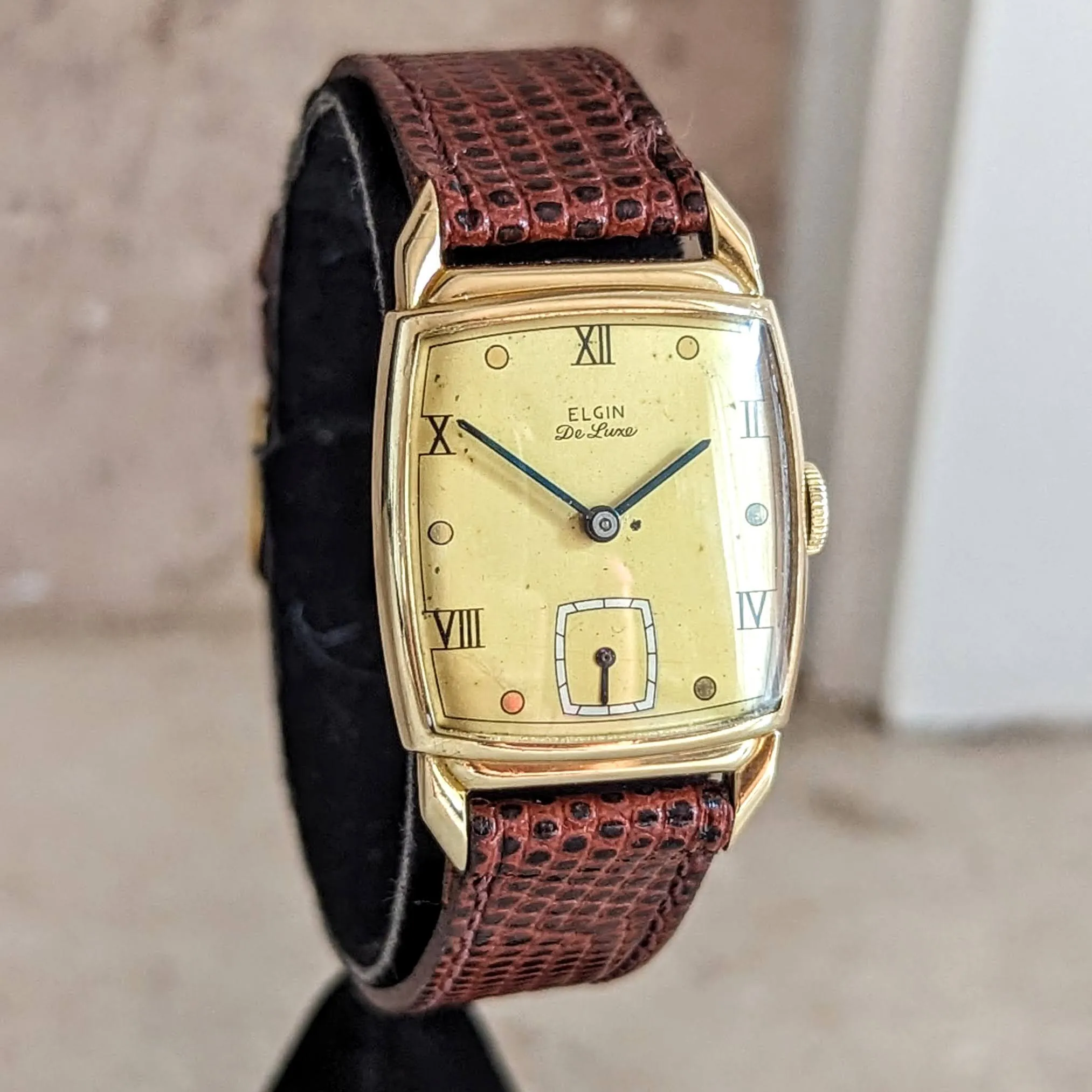 1946 ELGIN DeLuxe Watch 17 Jewels Grade 558 U.S.A. Vintage Wristwatch