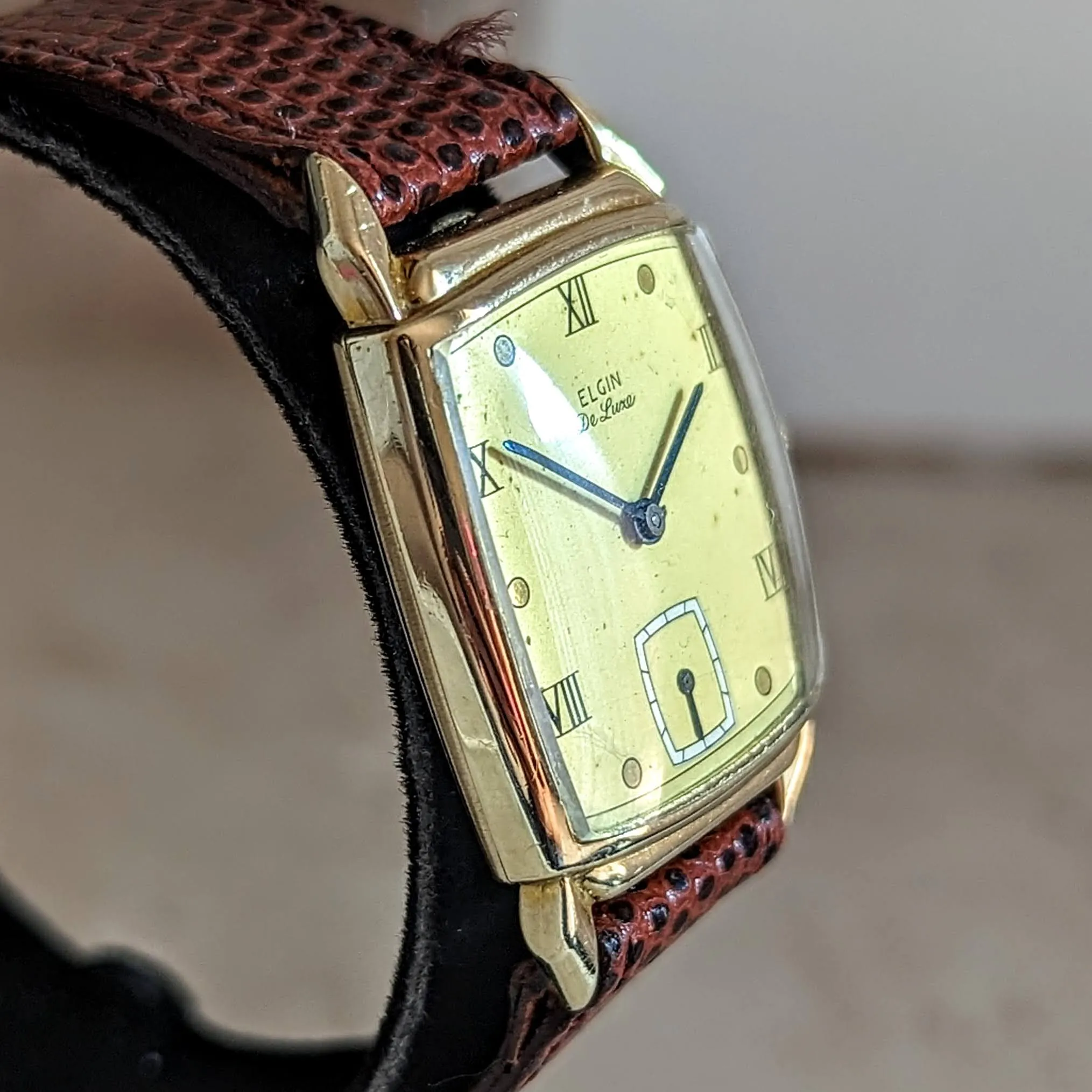 1946 ELGIN DeLuxe Watch 17 Jewels Grade 558 U.S.A. Vintage Wristwatch
