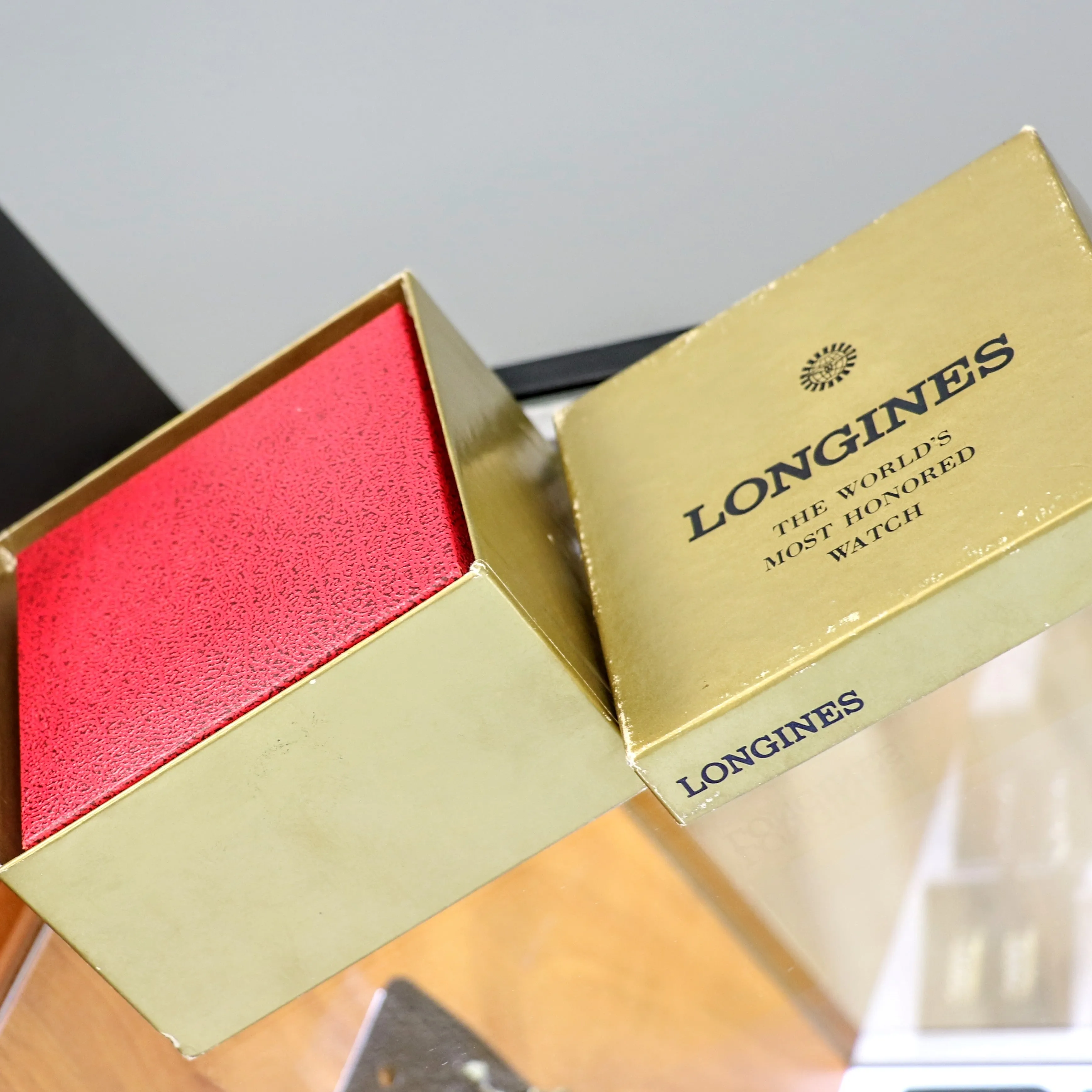 1949 LONGINES Wristwatch Ref. 5950 ALL 18K Solid GOLD 17 Jewels Fancy Lugs Watch