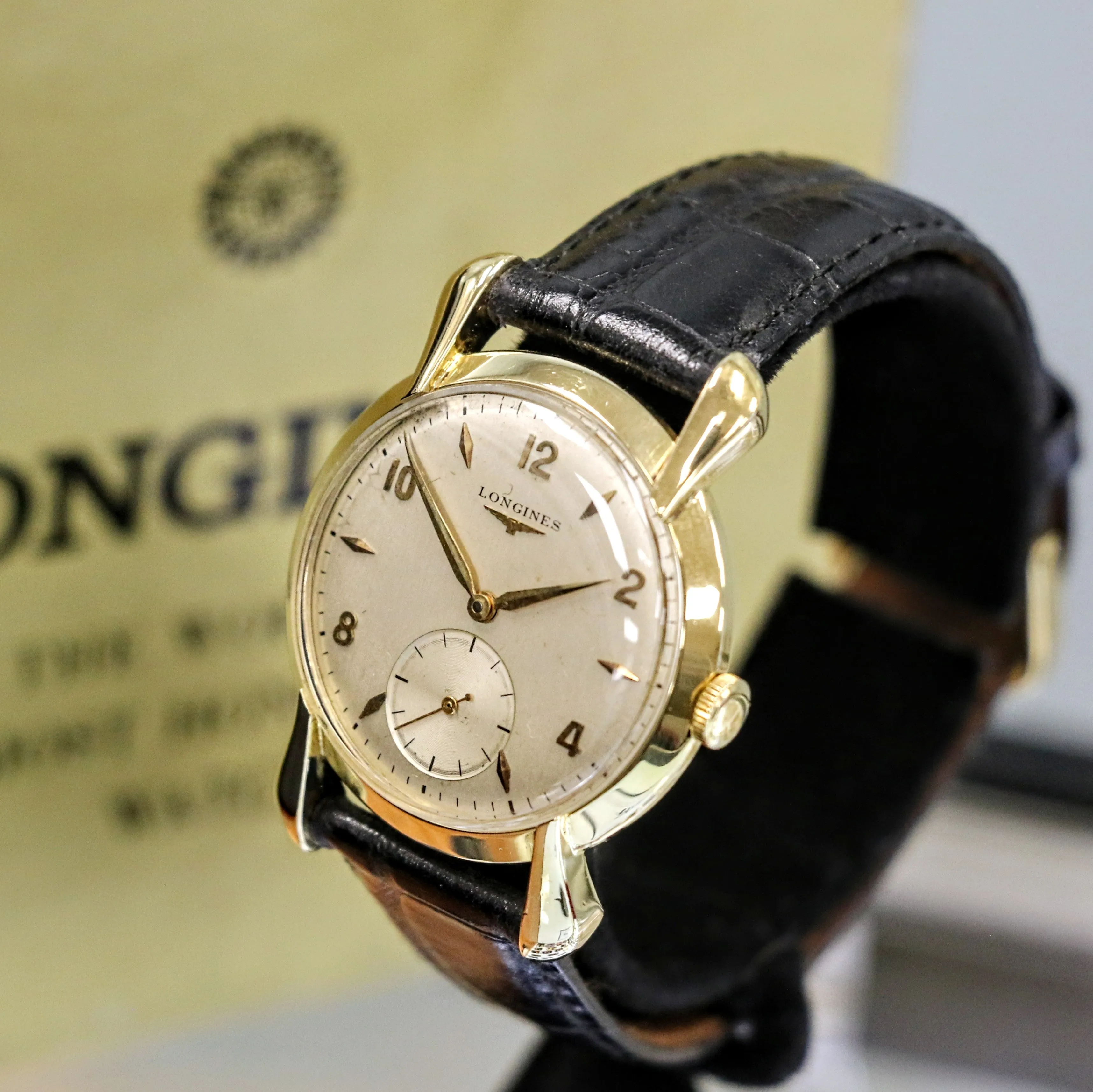 1949 LONGINES Wristwatch Ref. 5950 ALL 18K Solid GOLD 17 Jewels Fancy Lugs Watch