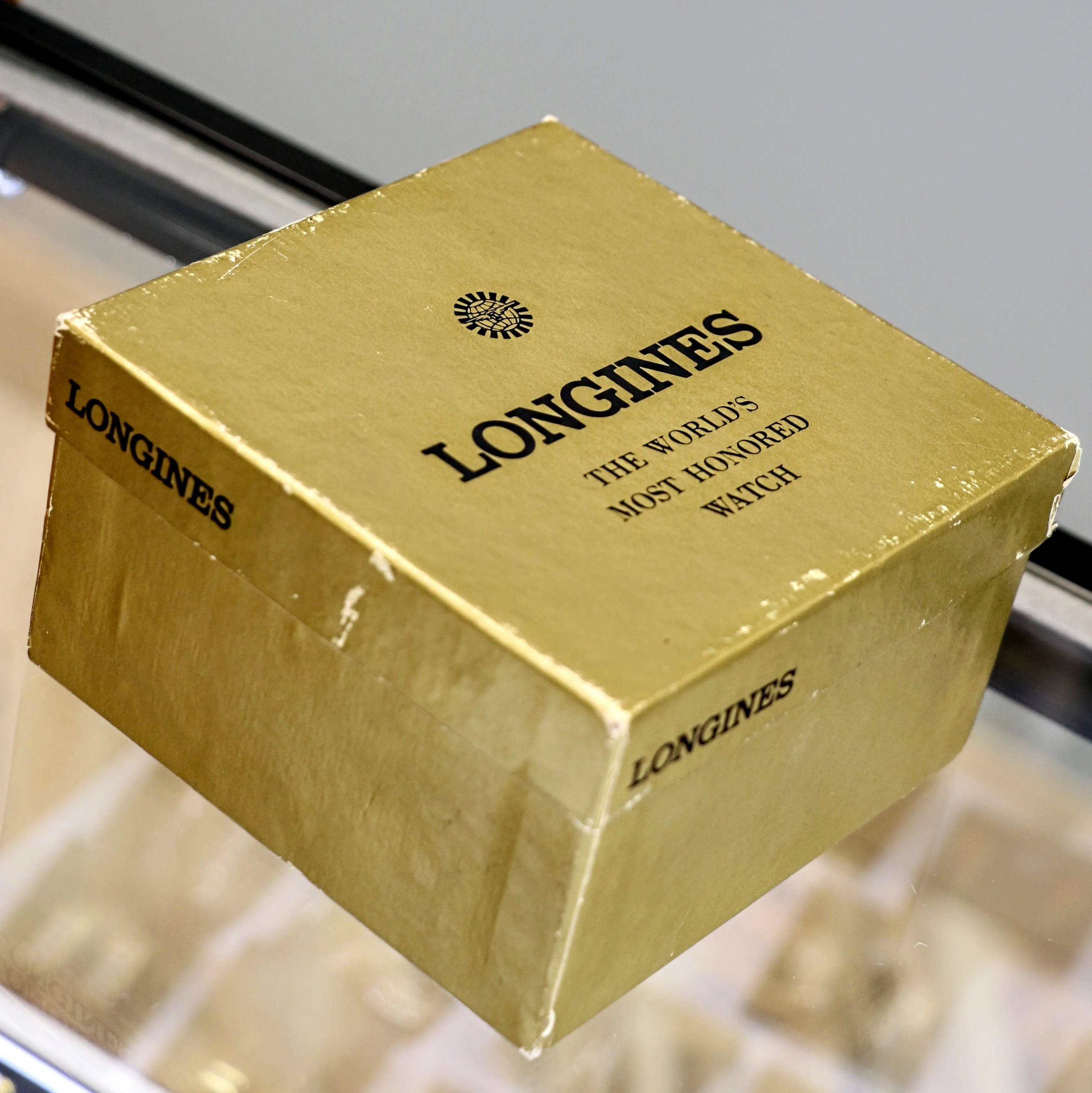 1949 LONGINES Wristwatch Ref. 5950 ALL 18K Solid GOLD 17 Jewels Fancy Lugs Watch