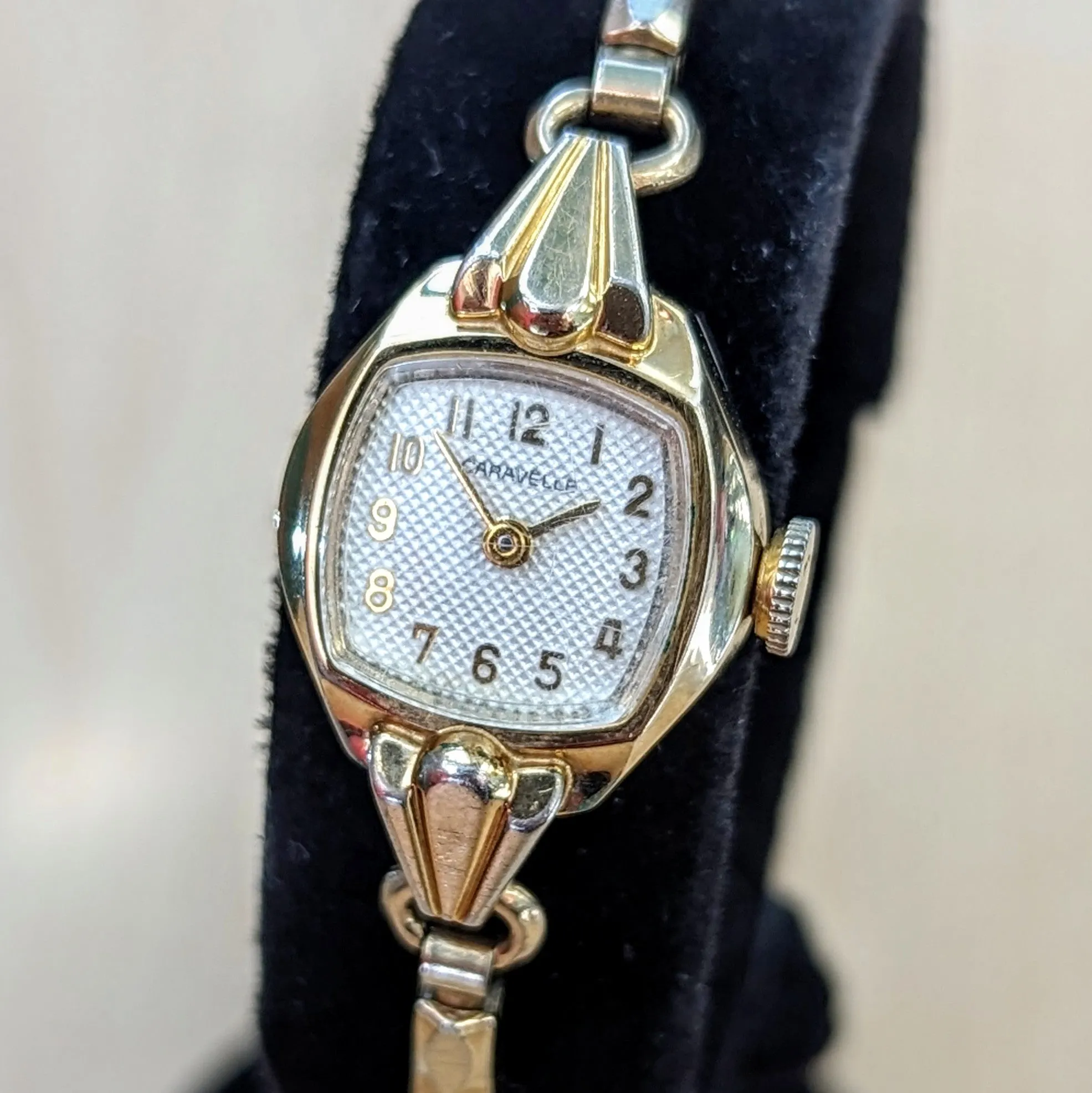 1970 CARAVELLE Wristwatch by Bulova 17 Jewels Cal. 0162 Ladies Cocktail Watch