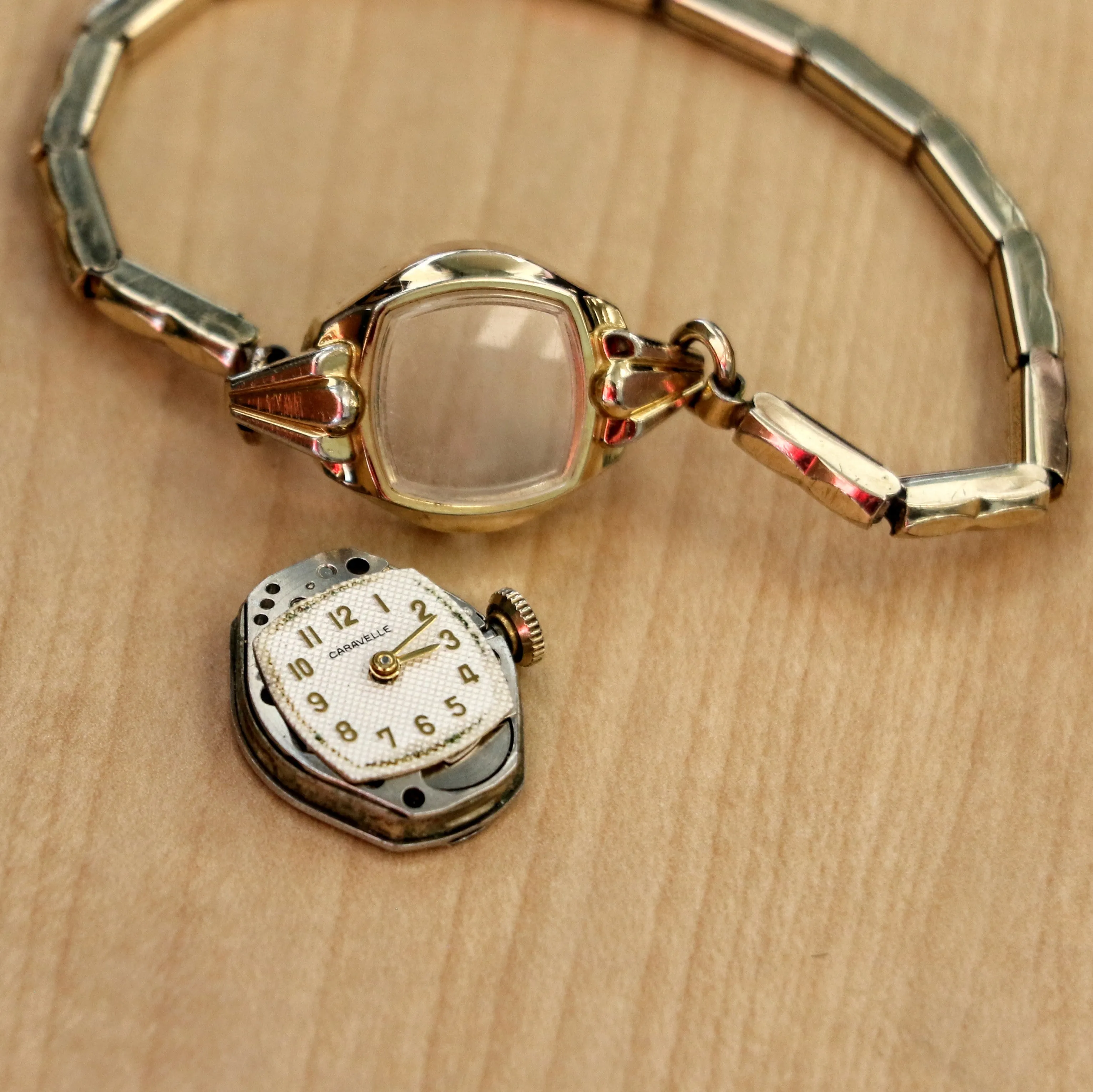 1970 CARAVELLE Wristwatch by Bulova 17 Jewels Cal. 0162 Ladies Cocktail Watch
