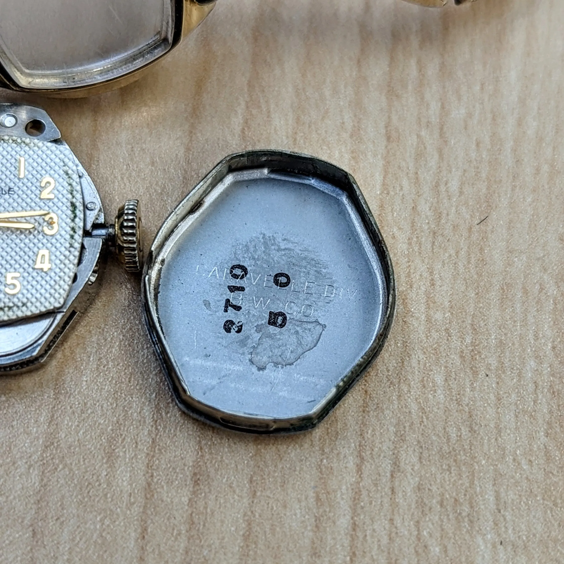 1970 CARAVELLE Wristwatch by Bulova 17 Jewels Cal. 0162 Ladies Cocktail Watch