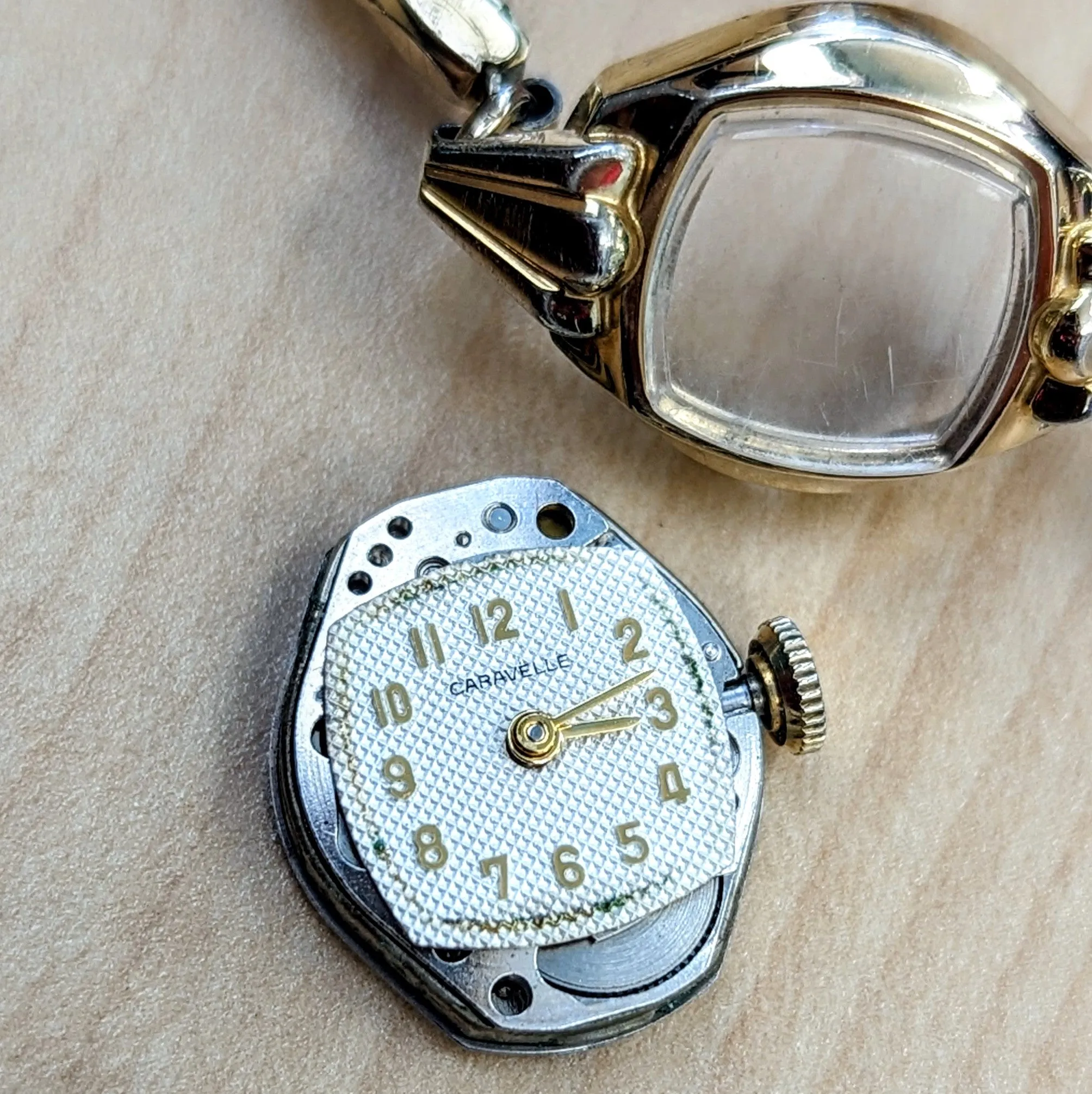 1970 CARAVELLE Wristwatch by Bulova 17 Jewels Cal. 0162 Ladies Cocktail Watch