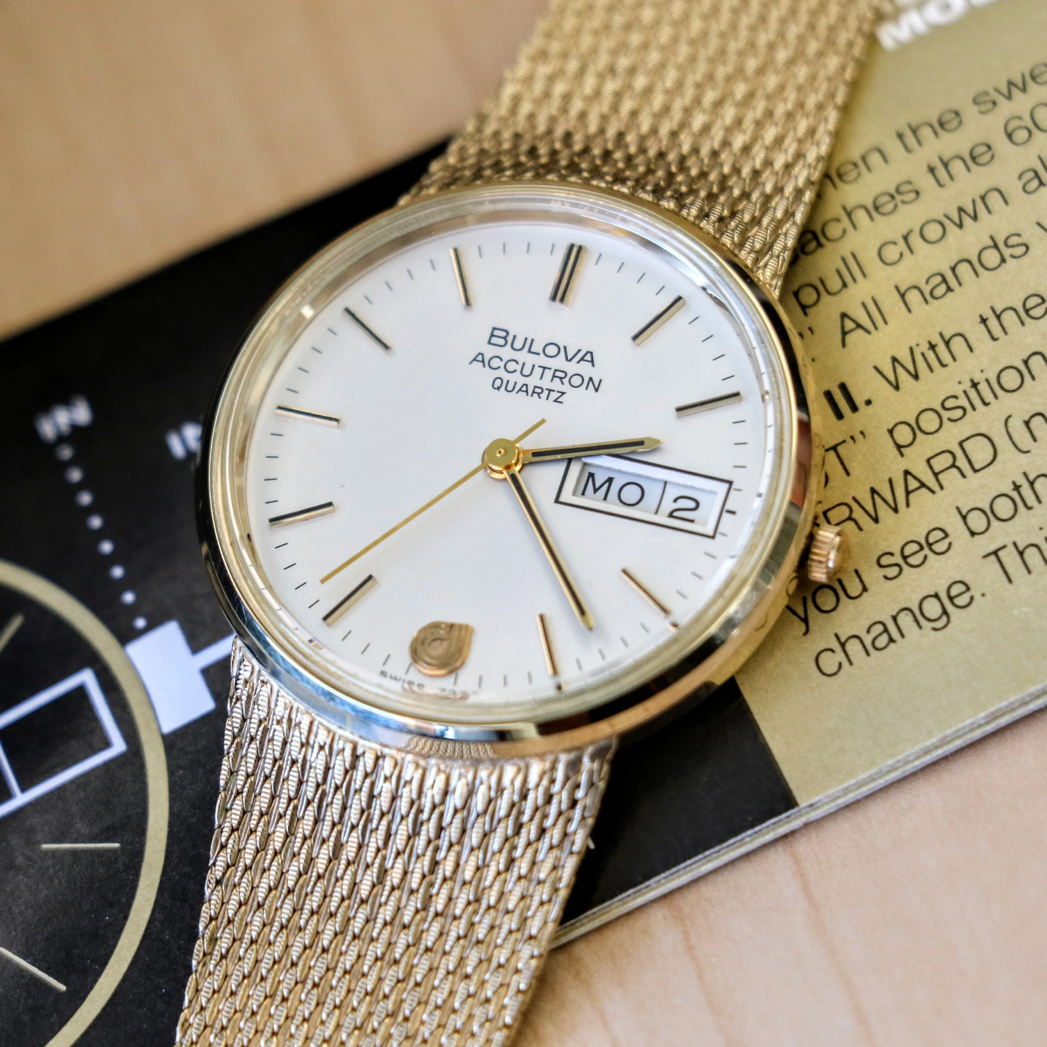 1981 BULOVA Accutron Quartz Day/Date Corporate Gift Mesh Bracelet & Box - All Original