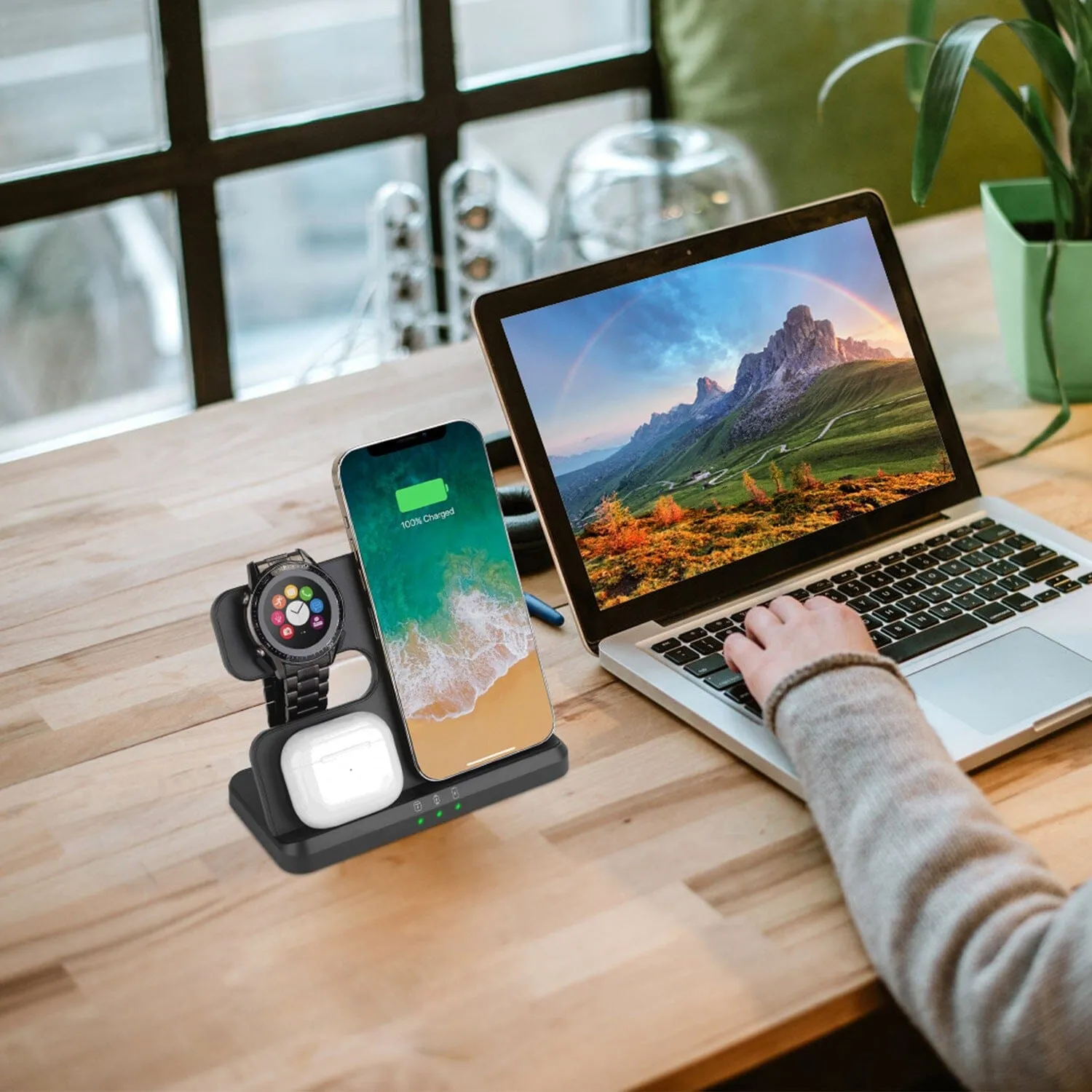3-in-1 Fast Wireless Charger for Qi-enable Phones, Earphones and Watches
