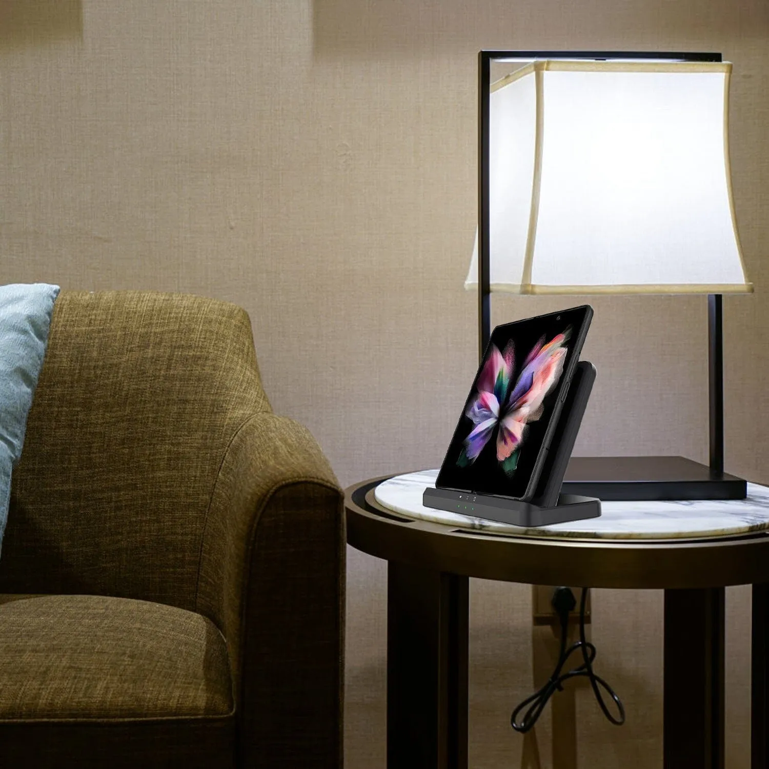 3-in-1 Fast Wireless Charger for Qi-enable Phones, Earphones and Watches