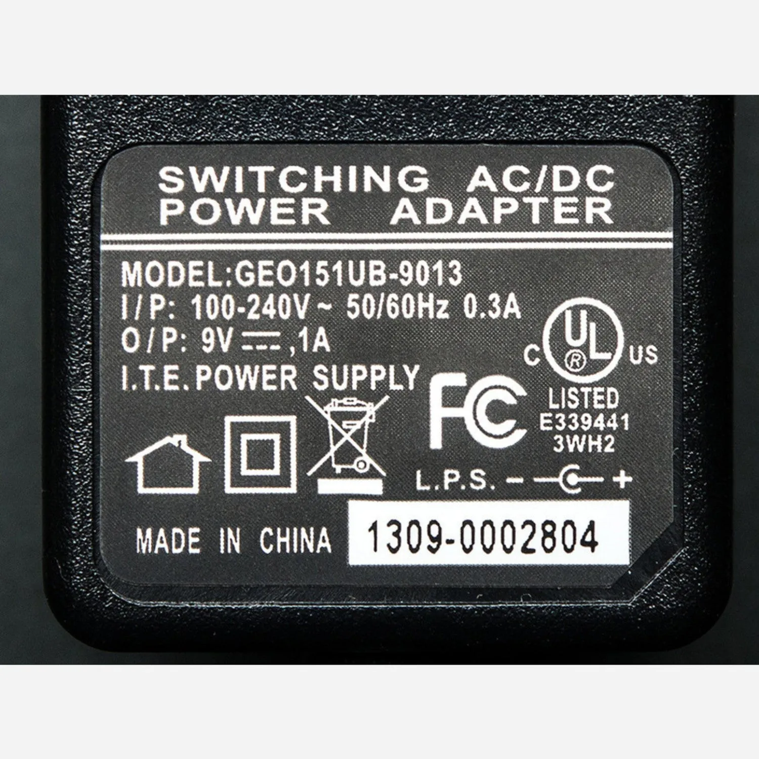 9 VDC 1000mA regulated switching power adapter - UL listed