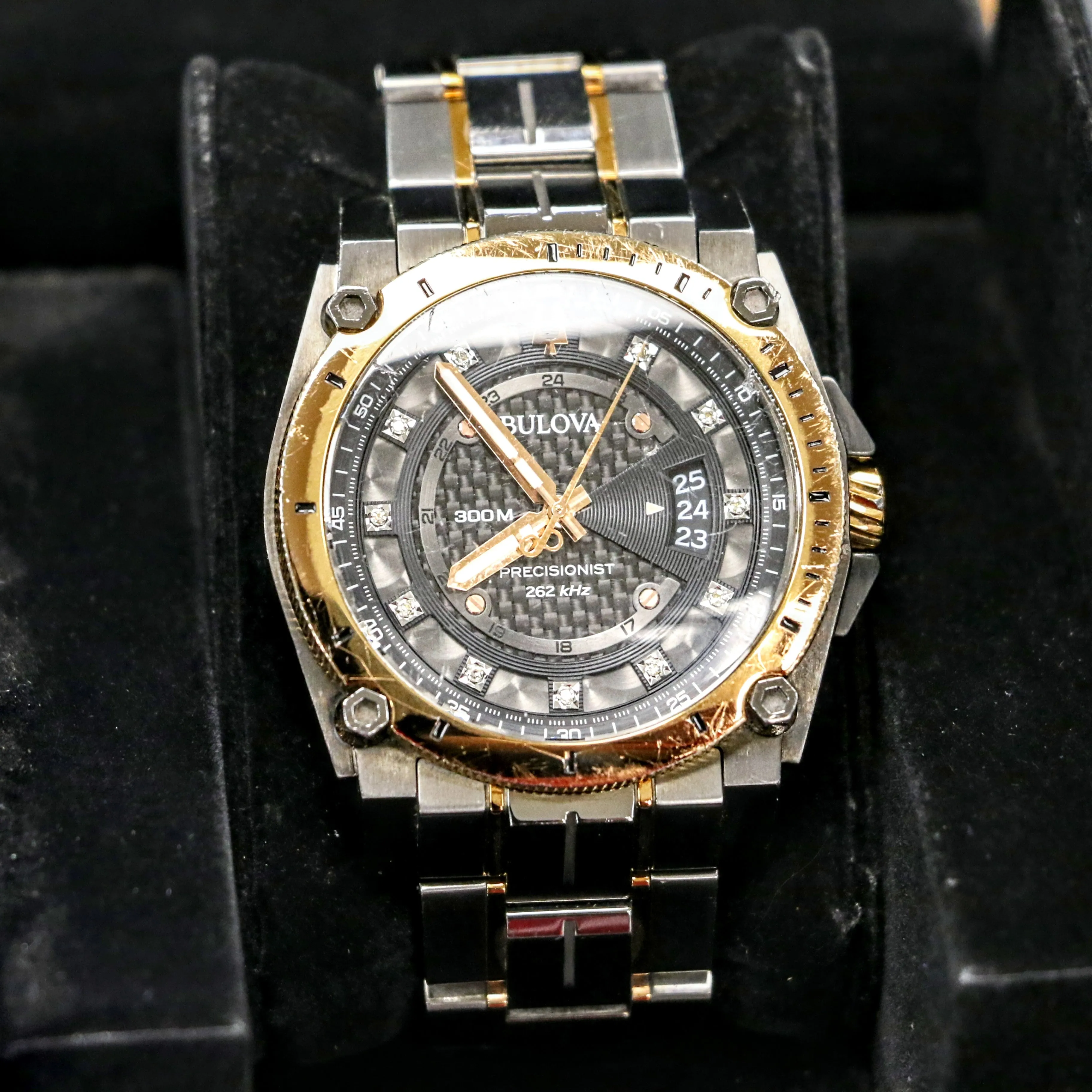 BULOVA 300M Precisionist 262kHz Diamond Dial - 98D149 - In Box & Extra Links!
