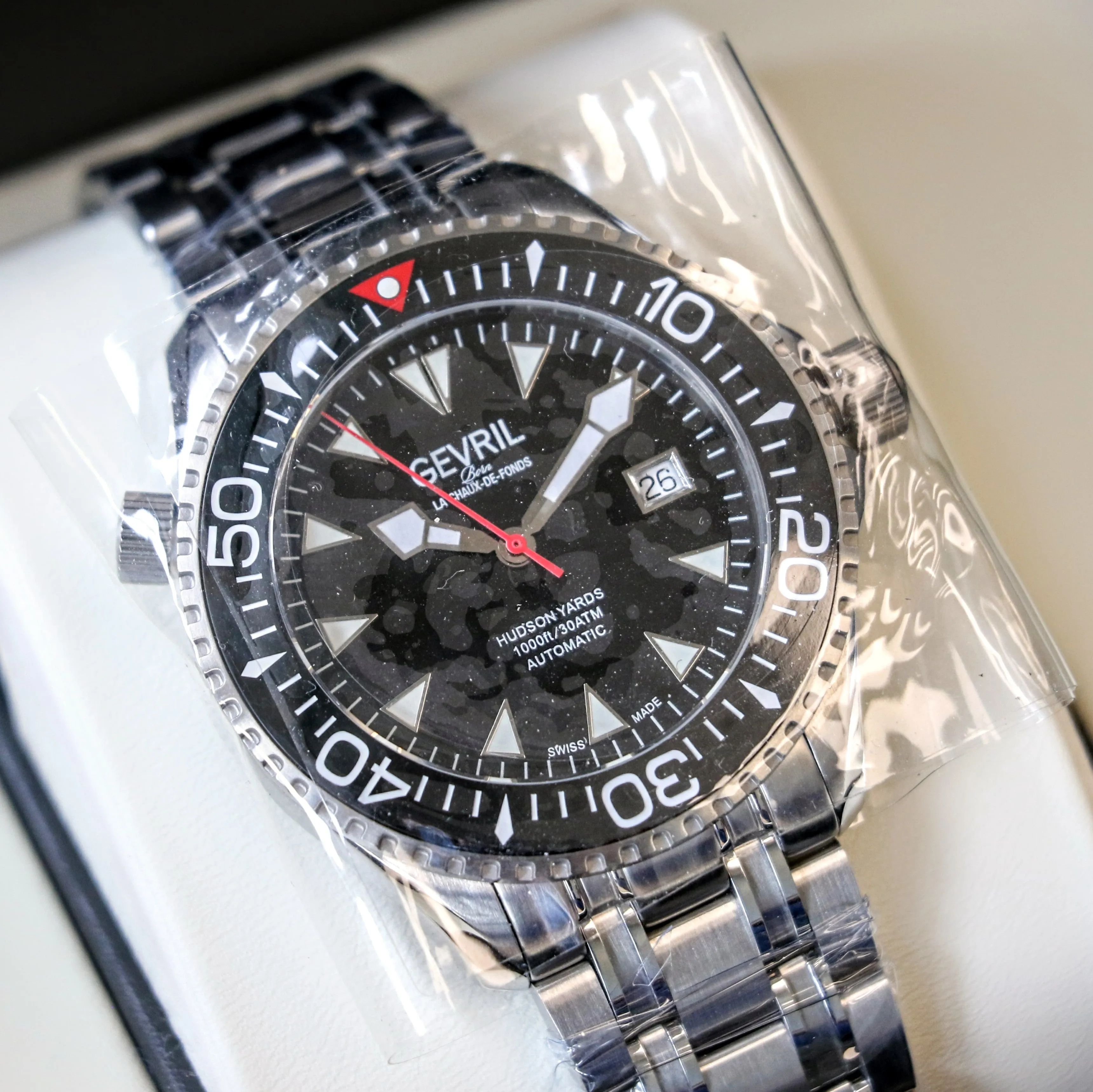 GEVRIL Hudson Yards Automatic Diver Watch Model 48800 - Display Back - BOX & Papers!