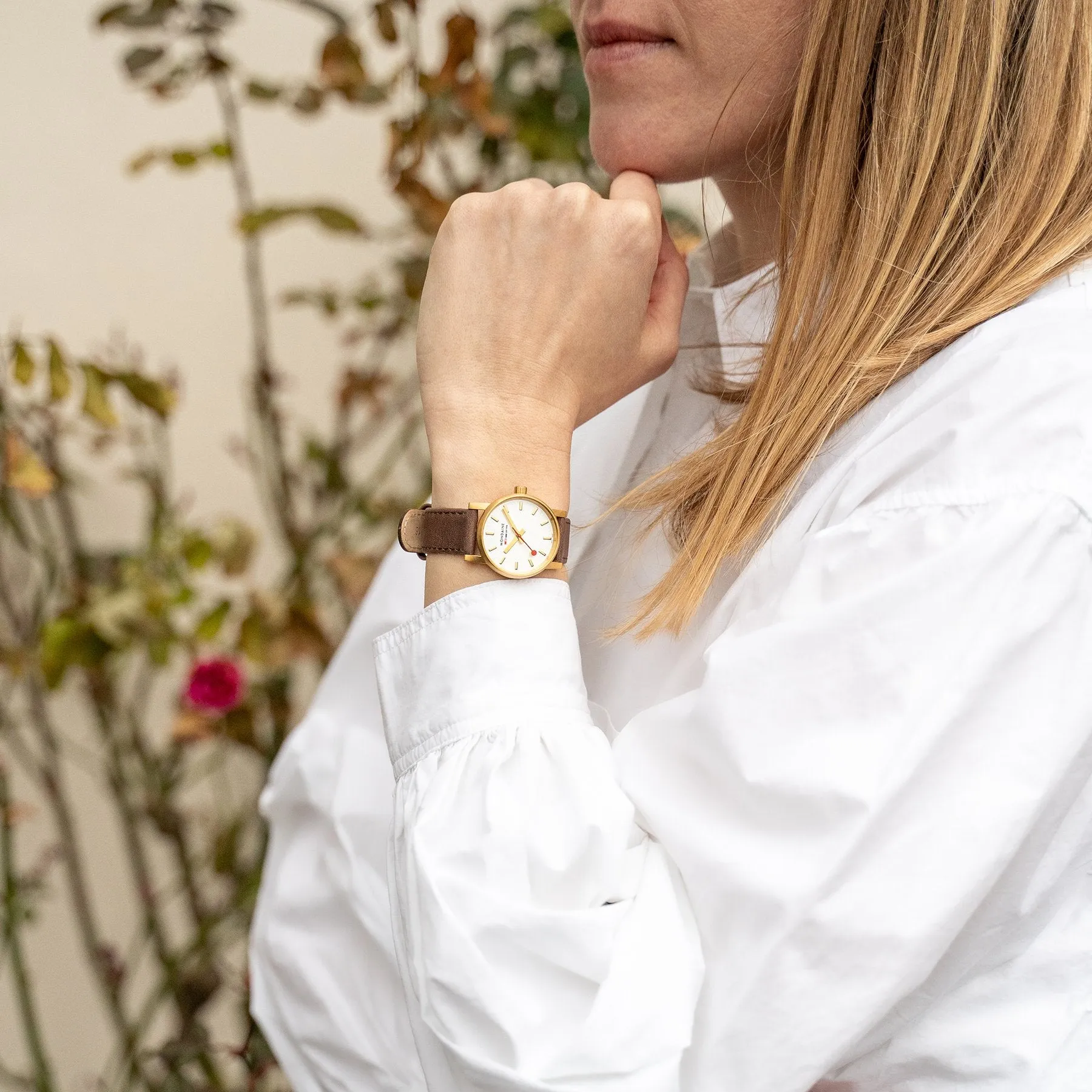 MONDAINE EVO2 30mm, PETIT GOLD CASE- BROWN LEATHER WATCH MSE.30112.LG